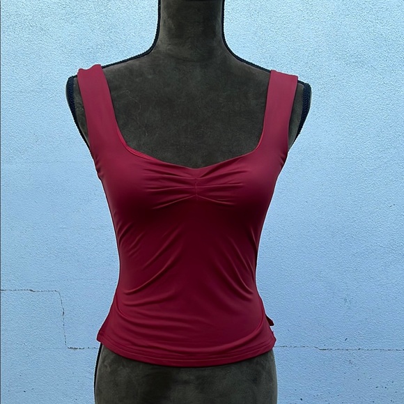 Red Top - Picture 1 of 8